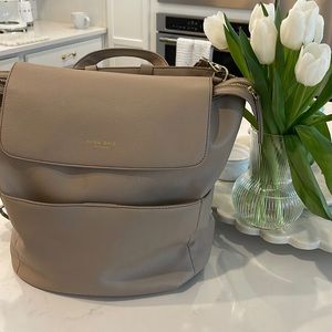 Great condition Mina baie Kinney Backpack originally $189